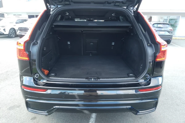 2021 MY22 Volvo XC60 UZ B6 R-Design SUV Image 14