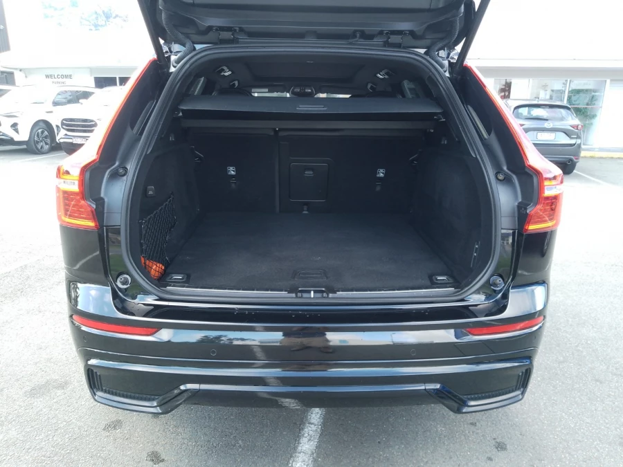2021 MY22 Volvo XC60 UZ B6 R-Design SUV Image 14