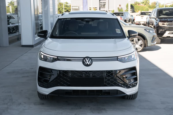 2025 MY26 Volkswagen Tayron R4 195TSI R-Line SUV Image 4