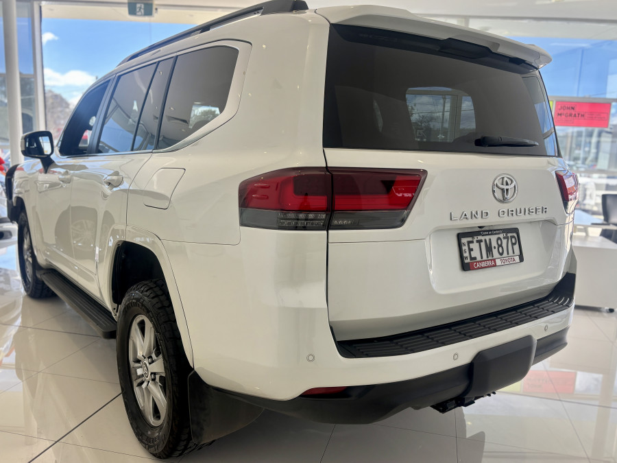 2022 Toyota LandCruiser FJA300R VX SUV Image 5