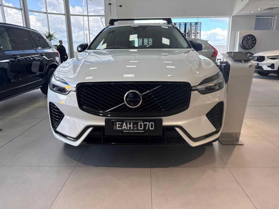 2025 MY26 Volvo XC60 UZ Ultra T8 Plug-in Hybrid Dark SUV Image 11