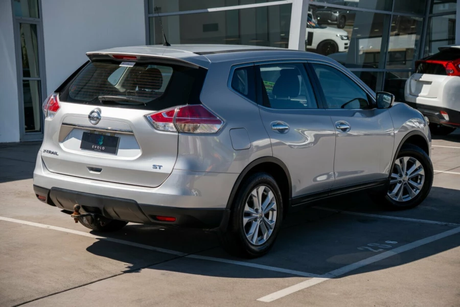 2015 Nissan X-Trail T32 ST Wagon Image 2