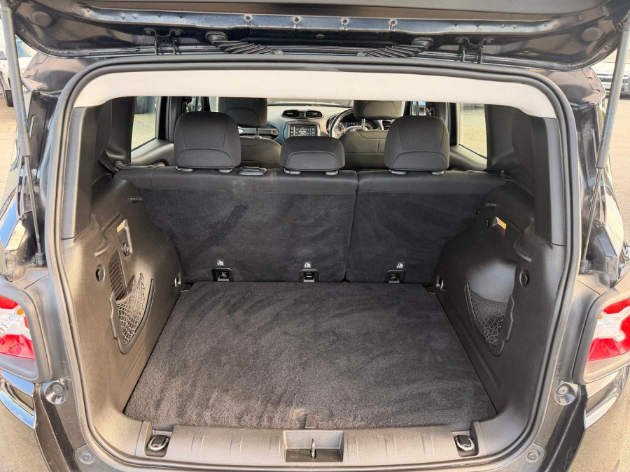 2017 Jeep Renegade BU Longitude SUV Image 12
