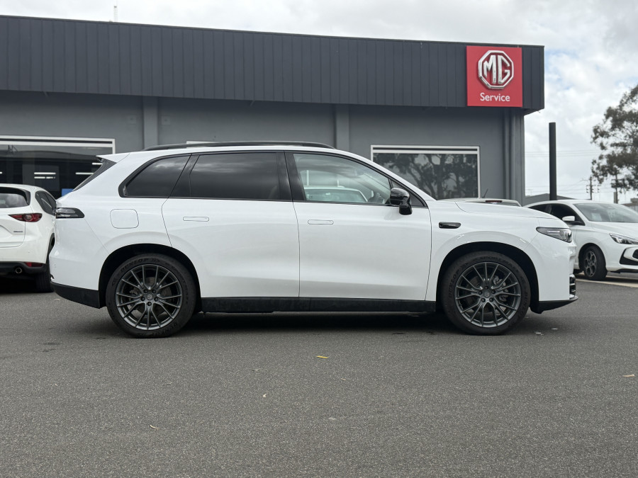 2025 Leapmotor C10 B11 REEV Ultra Hybrid Design Wagon Image 4