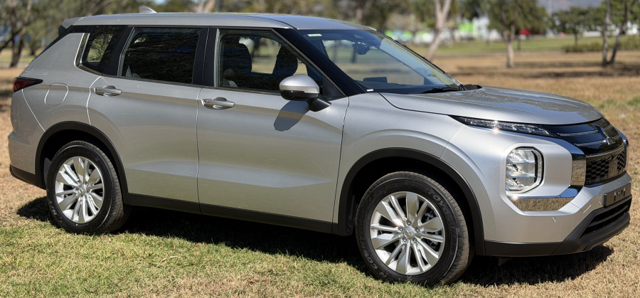 2026 Mitsubishi Outlander ZM ES Wagon Image 7