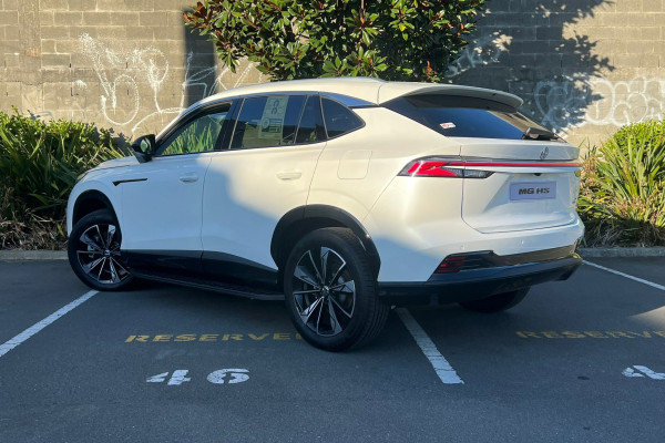2026 MG HS Plug-in Hybrid Essence SUV Image 5