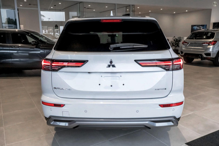 2025 Mitsubishi Outlander ZM Aspire SUV Image 3