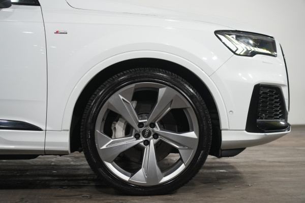 2021 Audi Q7 4M 55 TFSI S line SUV Image 5