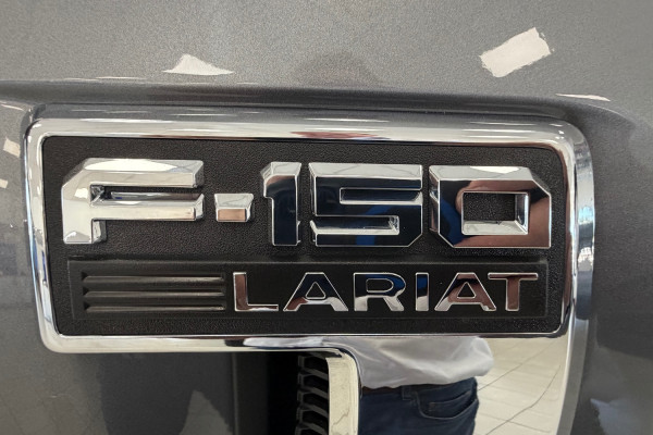 2024 Ford F-150  Lariat Dual Cab Image 10