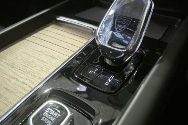2025 MY26 Volvo XC60 UZ Plus T8 Plug-in Hybrid Dark SUV Image 20