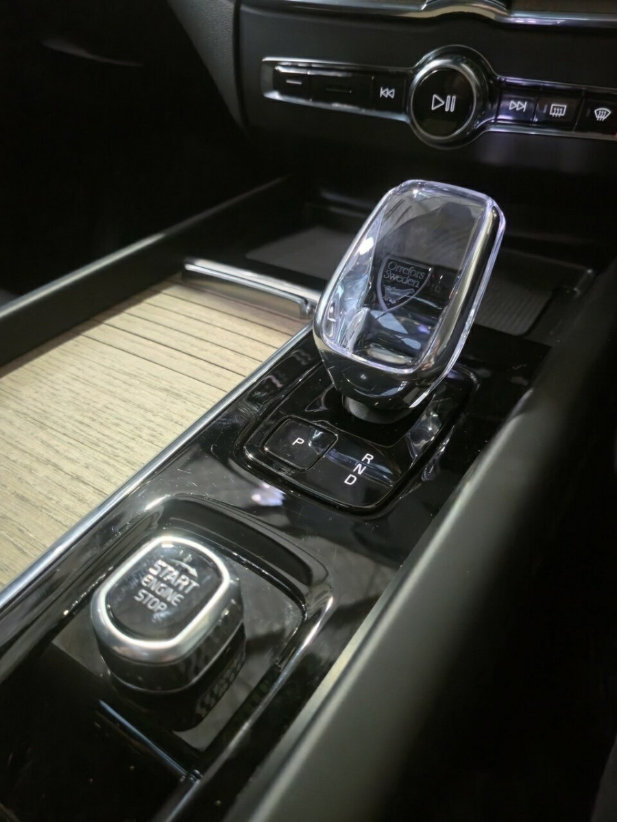 2025 MY26 Volvo XC60 UZ Plus T8 Plug-in Hybrid Dark SUV Image 20