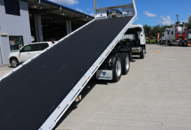 2018 Fuso Fighter 2427 MANUAL TILT TOW TOW + TILT 2427 Tow and tilt