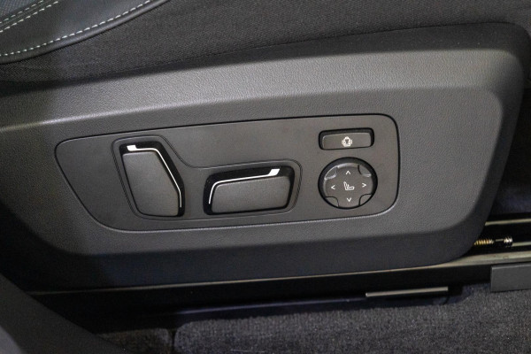 2026 BMW X3 G45 30e xDrive SUV image 13
