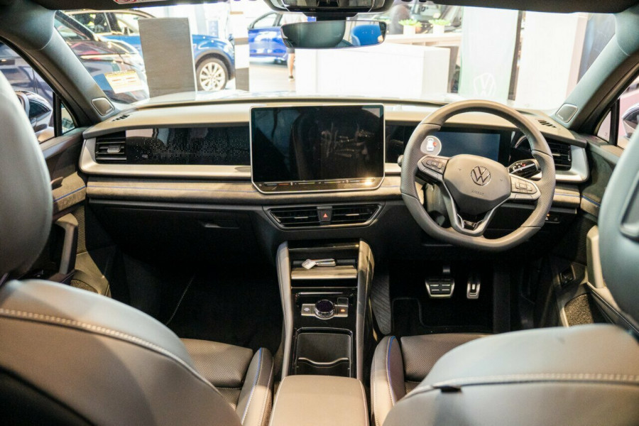 2026 Volkswagen Tayron R4 200TSI eHybrid R-Line SUV Image 19