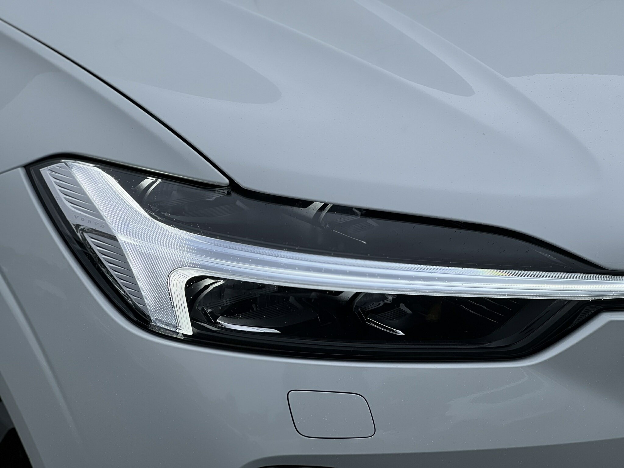 2022 Volvo XC60 UZ B6 R-Design SUV Image 6