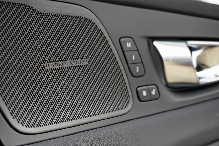 Demo 2021 Volvo XC60 B6 R-Design 