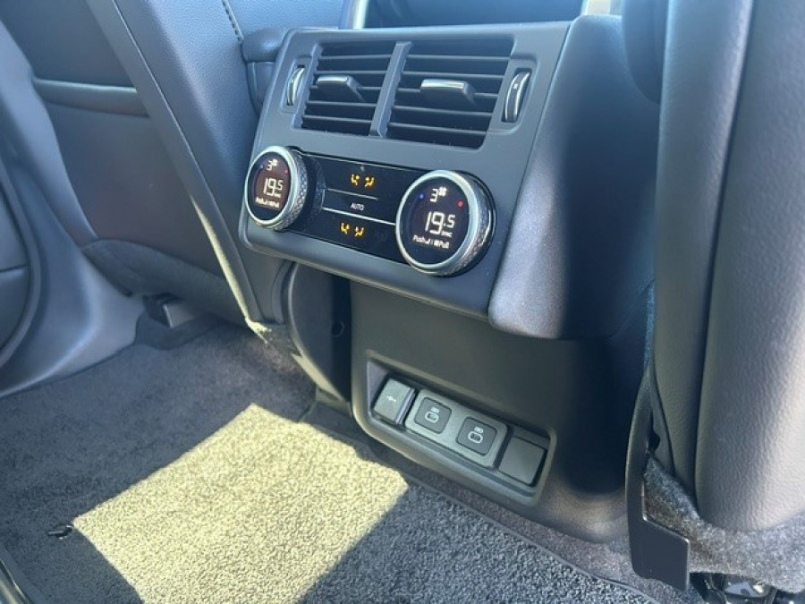 2026 Land Rover Discovery Series 5 D350 Gemini SUV Image 13