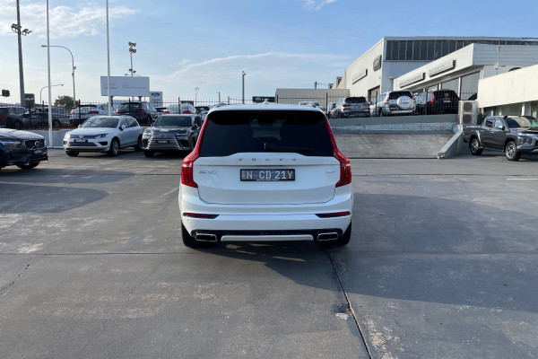 2021 Volvo XC90 L Series  Recharge Plug-In Hy Wagon Image 4