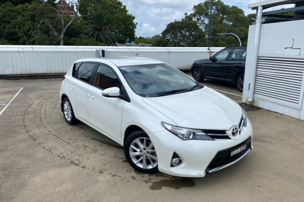 Toyota Corolla Sport ZRE182R Ascent