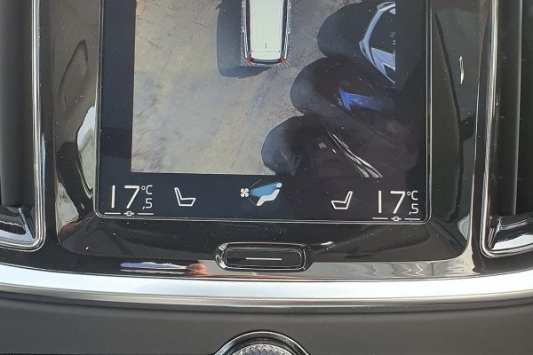 2020 Volvo V60 F-Series T5 Inscription Wagon Image 3