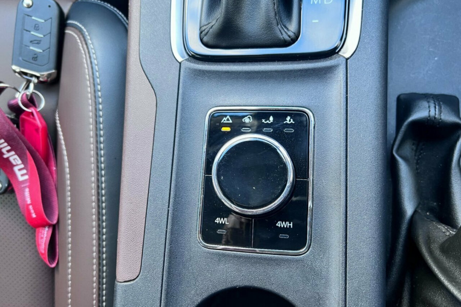 2023 Mahindra Scorpio  Z8 SUV Image 19