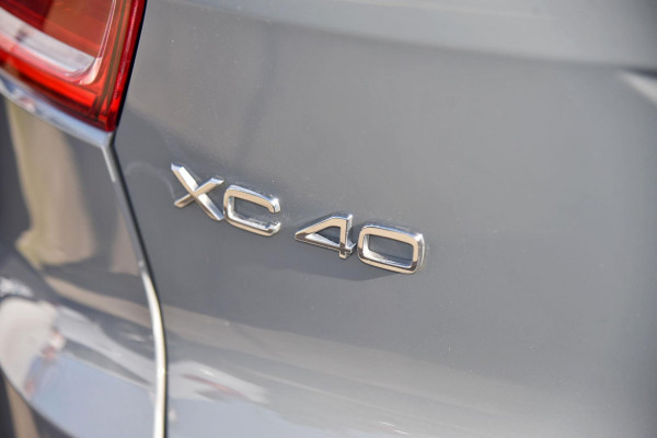 2025 MY26 Volvo XC40 XZ Ultra B4 Dark SUV Image 5