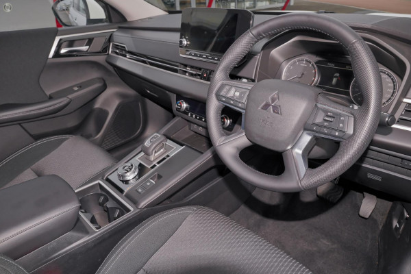 2025 MY24 Mitsubishi Outlander ZM LS SUV Image 6