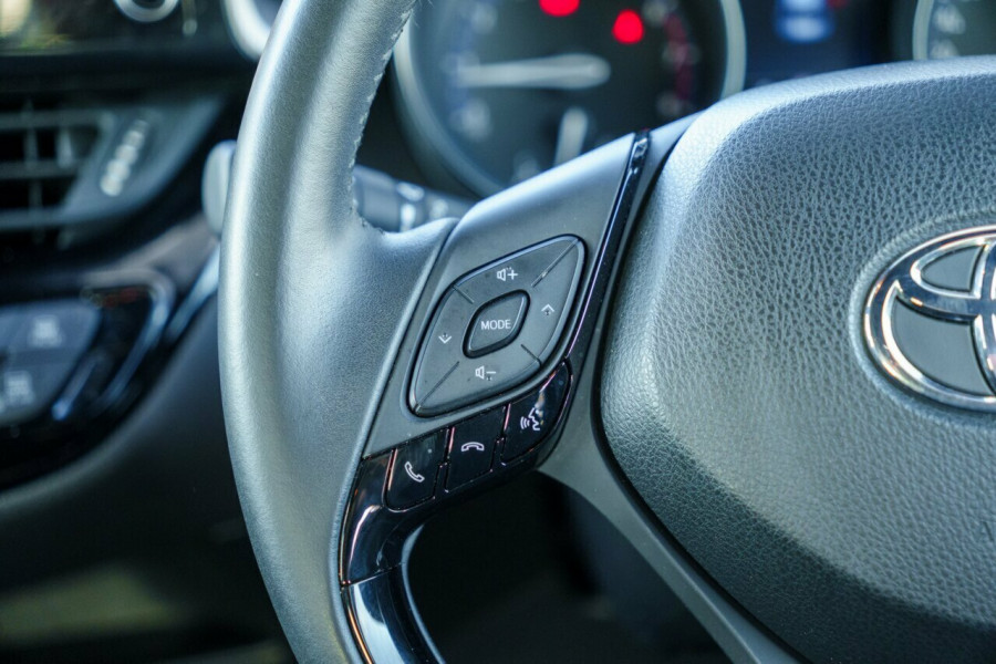 2023 Toyota C-HR NGX10R GXL SUV Image 11