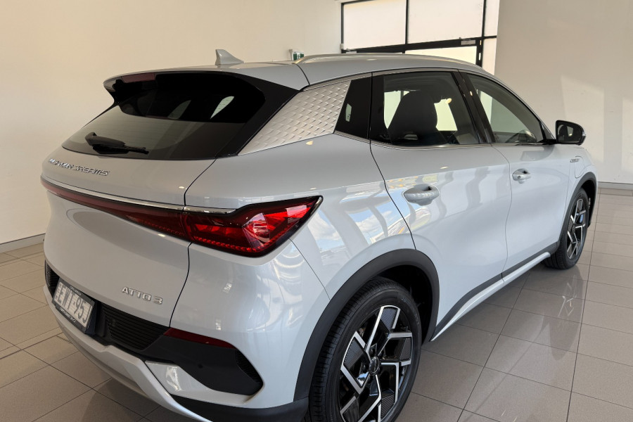 2022 BYD Atto 3 Standard SUV Image 7