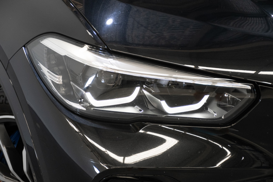 2022 BMW X5 xDrive30d SUV Image 2