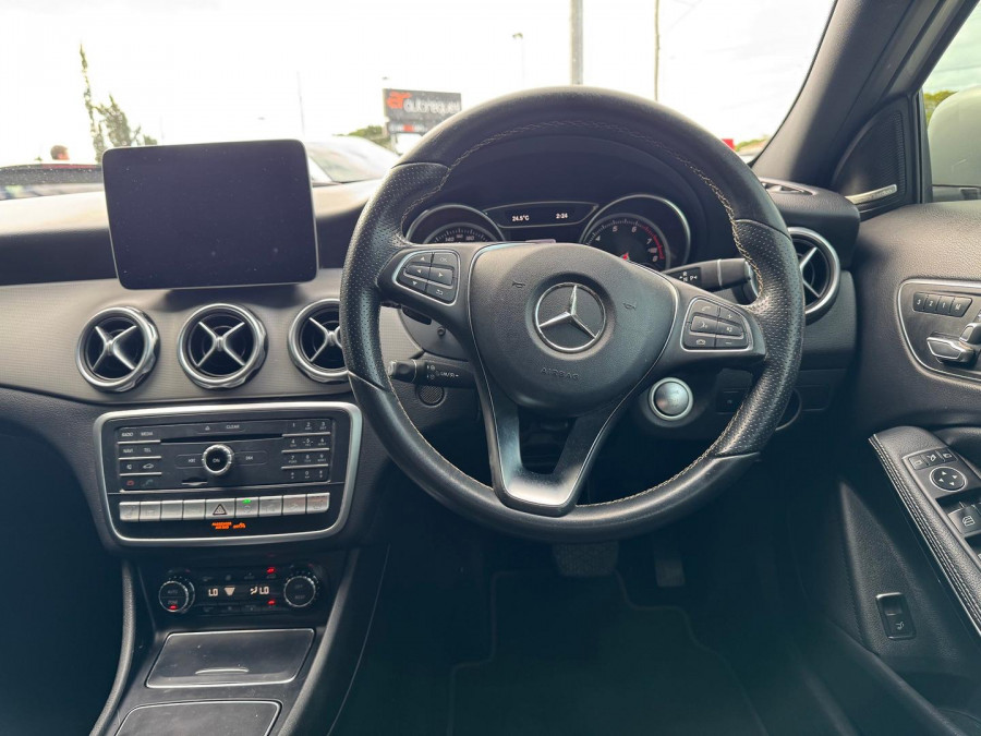 2017 Mercedes-Benz GLA-Class X156 GLA250 SUV Image 11