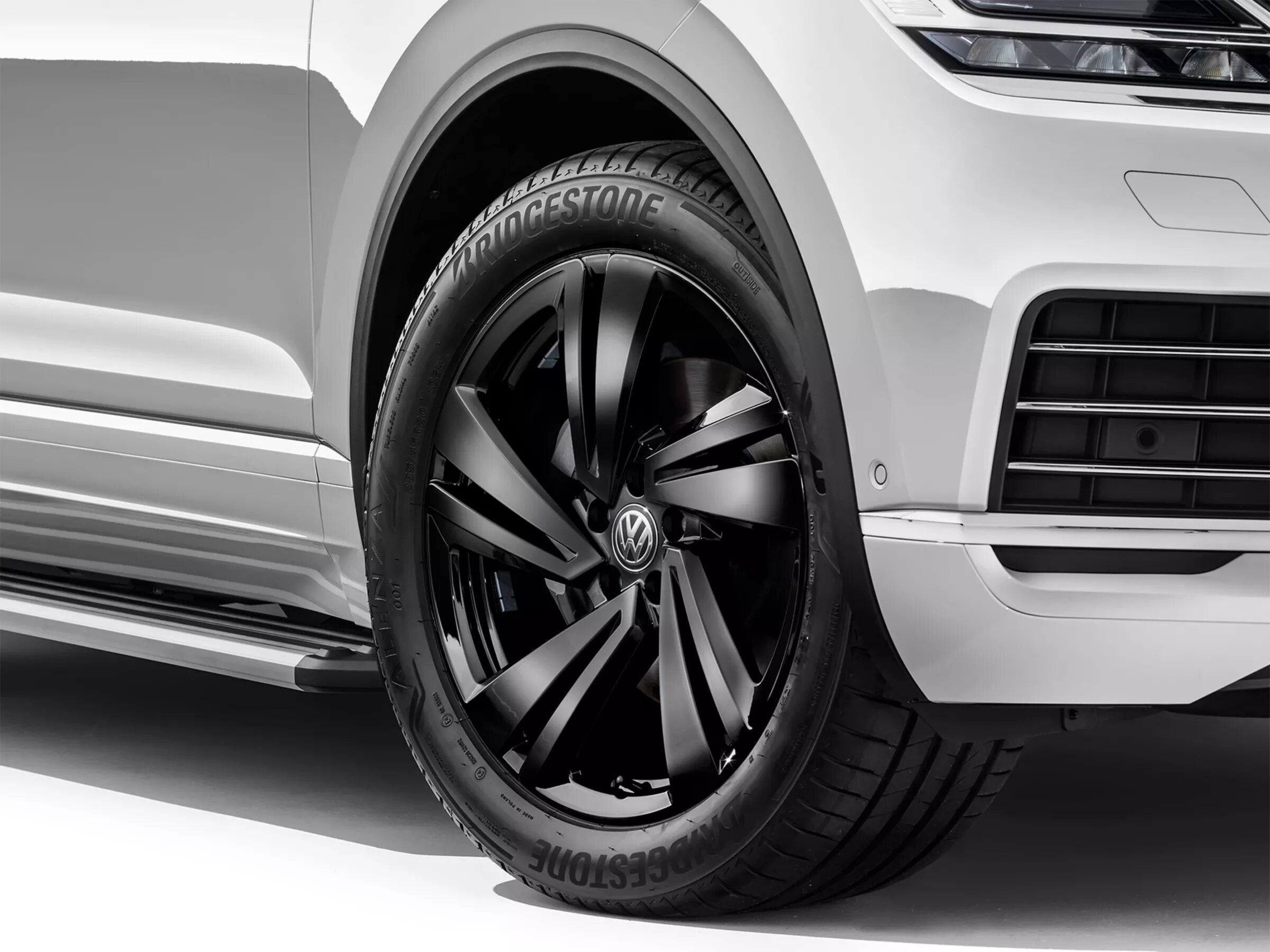 20" Nevada alloy wheel