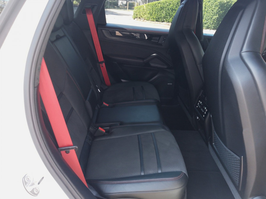 2024 Porsche Cayenne 9YA II GTS SUV Image 24