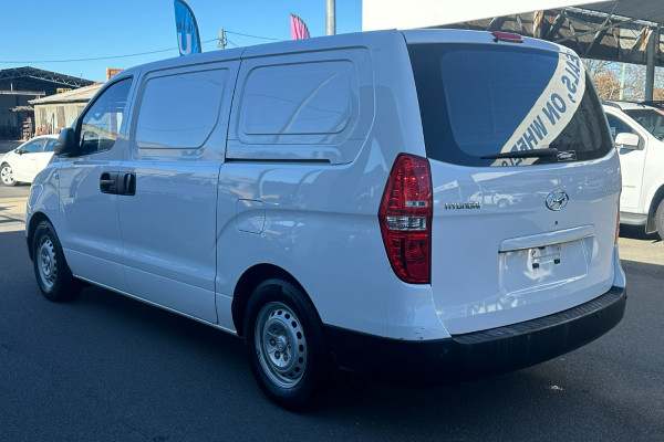 2017 Hyundai Iload Van Image 5