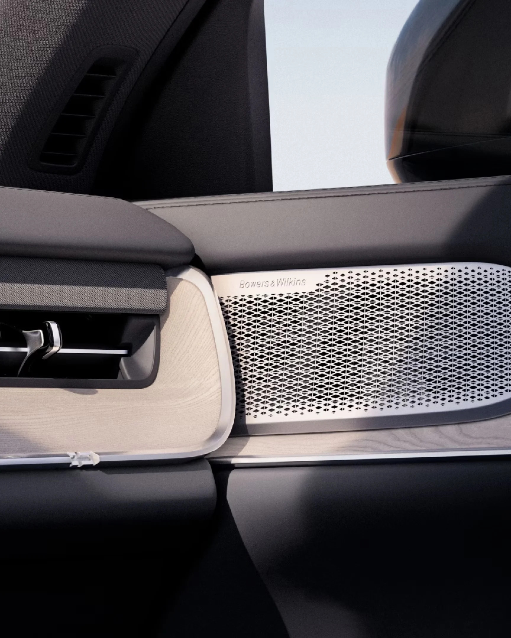 Tailored dash and panelling Image
