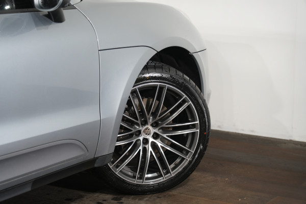 2019 Porsche Macan SUV image 10