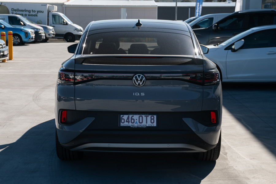 2025 Volkswagen ID. 5 E2 Pro SUV Image 5