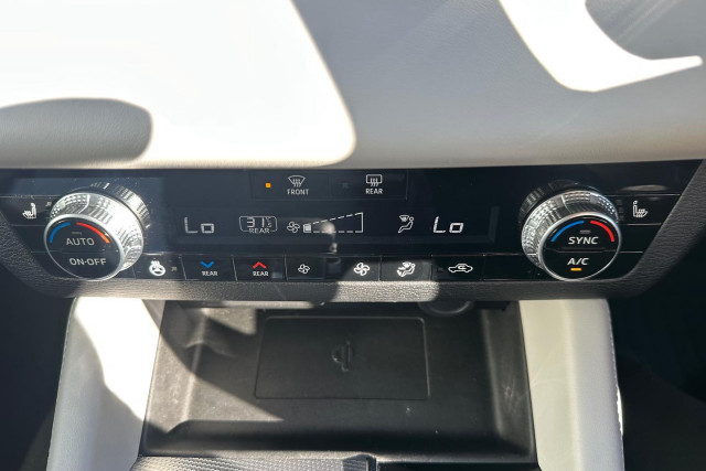 2024 Mitsubishi Outlander ZM Exceed SUV Image 19