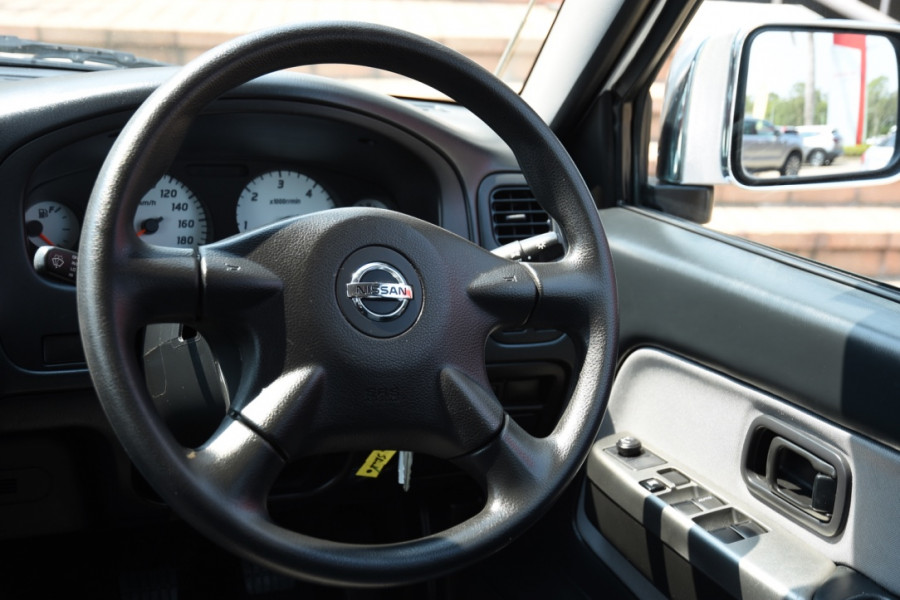2015 Nissan Navara D22 S5 ST-R Utility Image 9