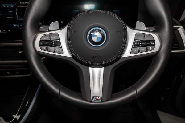 2025 BMW X5 G05 LCI xDrive50e M Sport SUV image 11