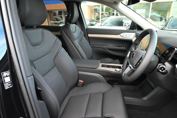 2026 Volvo EX90  Ultra Twin Motor Performance SUV Image 9