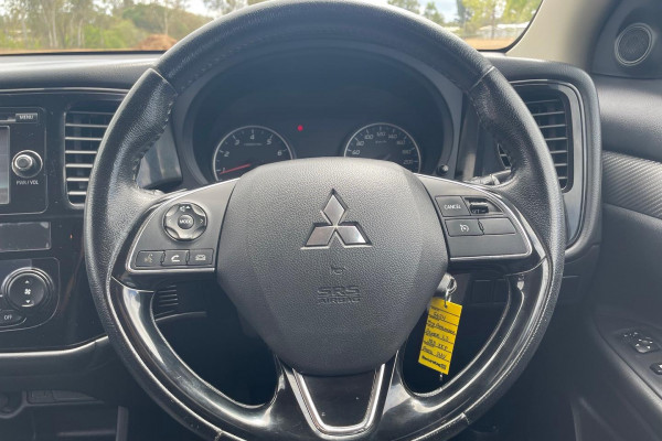 2016 Mitsubishi Outlander ZK LS SUV Image 17