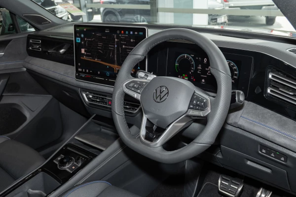 2026 Volkswagen Tiguan CT 200TSI eHybrid R-Line SUV Image 6