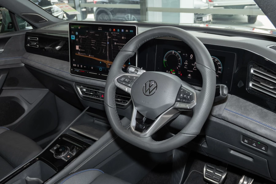 2026 Volkswagen Tiguan CT 200TSI eHybrid R-Line SUV Image 6