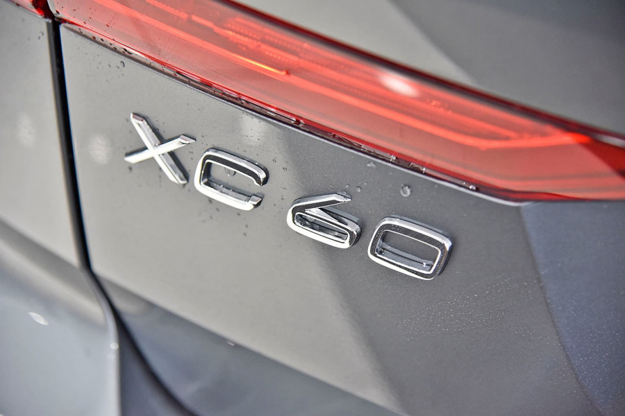 2021 Volvo XC60  T5 Inscription Suv Image 5