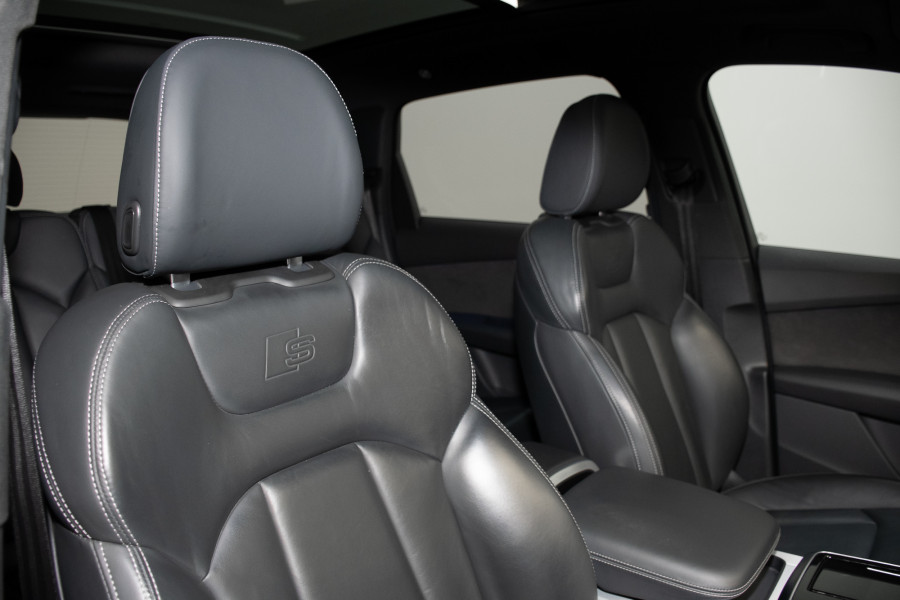 2021 Audi Q7 4M 55 TFSI S line SUV Image 4