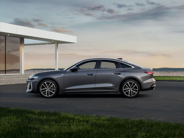 2025 Audi A5 B10 TFSI 200kW S line Sedan image 3