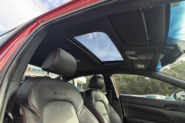 2018 Hyundai Elantra AD SR Sedan Image 25