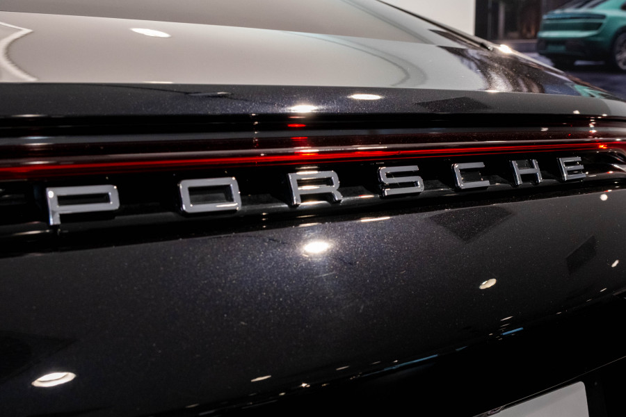 2021 MY22 Porsche Panamera 971 Sedan