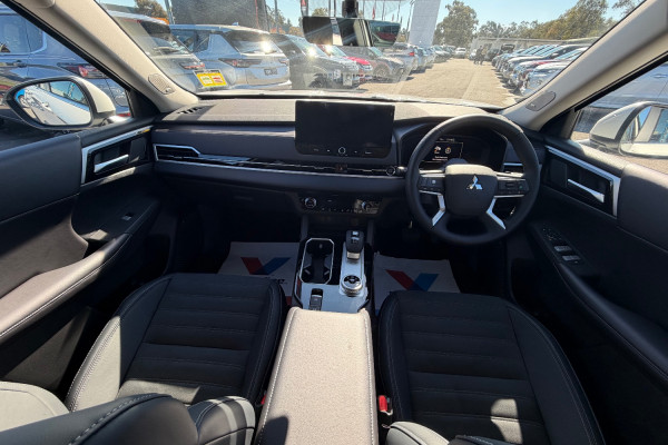 2025 Mitsubishi Outlander ZM Aspire SUV Image 14